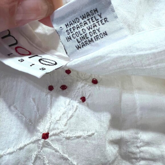 More by Lata-White Cotton Button Up Embroidered Handkerchief Hem Top-Sz Med-Vint - Picture 3 of 16